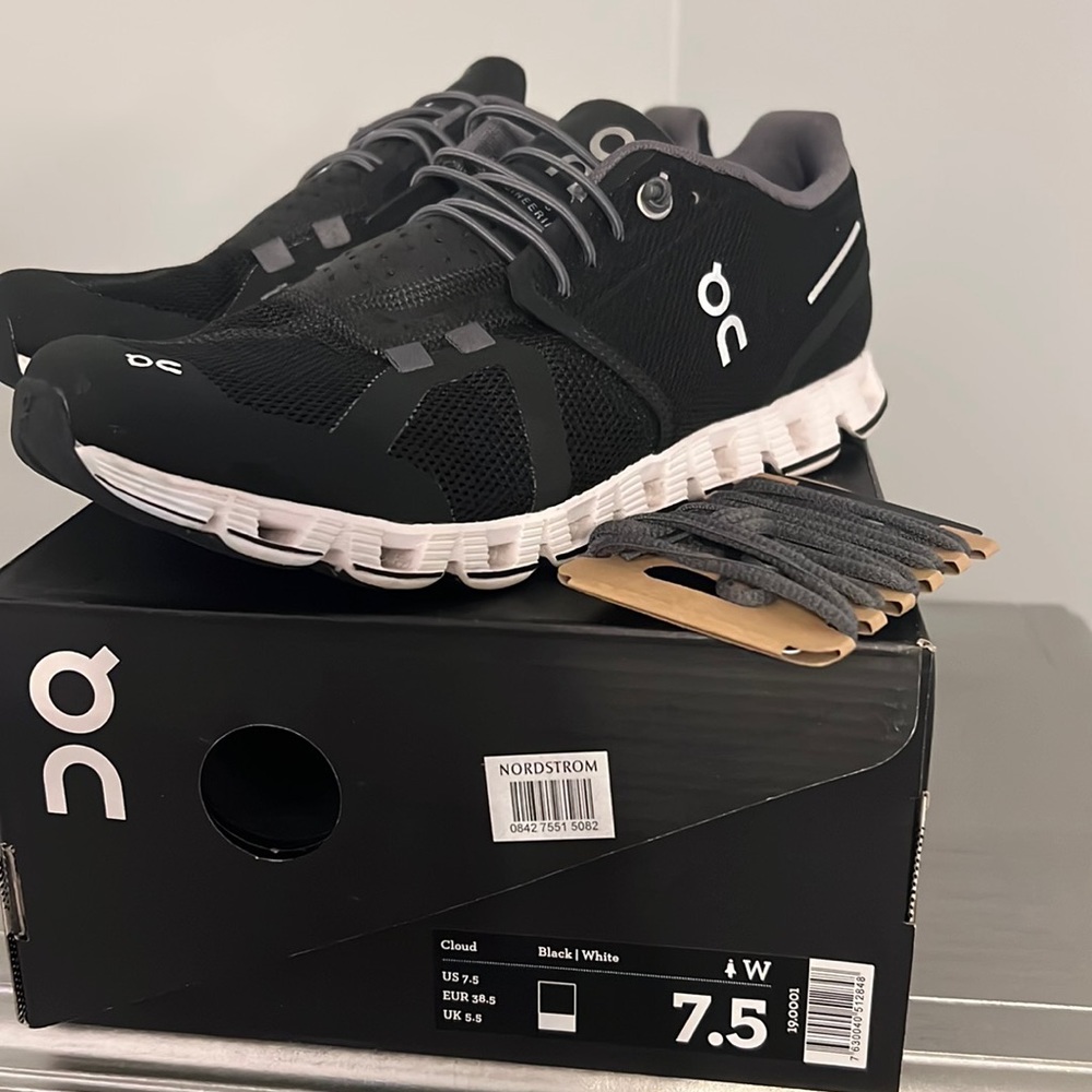 OnCloud Black Womens Sneaker